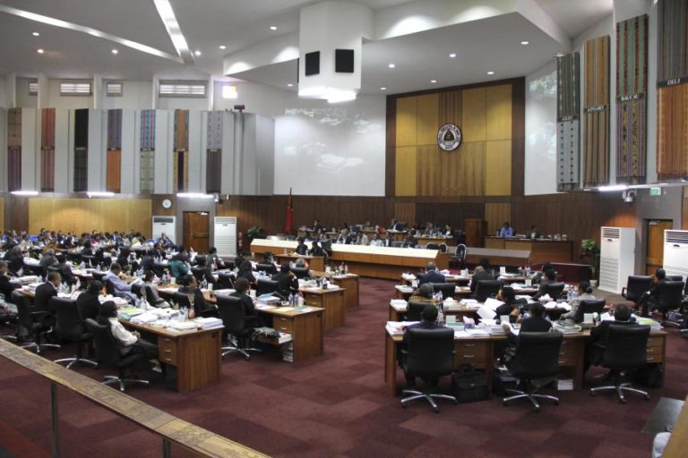 PARLAMENTO TIMORENSE APROVA LEVANTAMENTO DE 286 MILHÕES DE DÓLARES DO FUNDO PETROLÍFERO