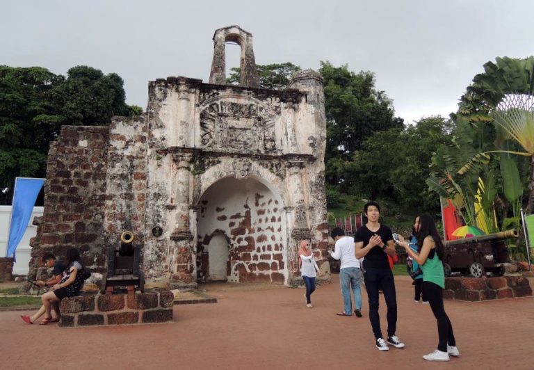 COVID-19: BAIRRO PORTUGUÊS EM MALACA ASSINALA SÃO JOÃO E SÃO PEDRO