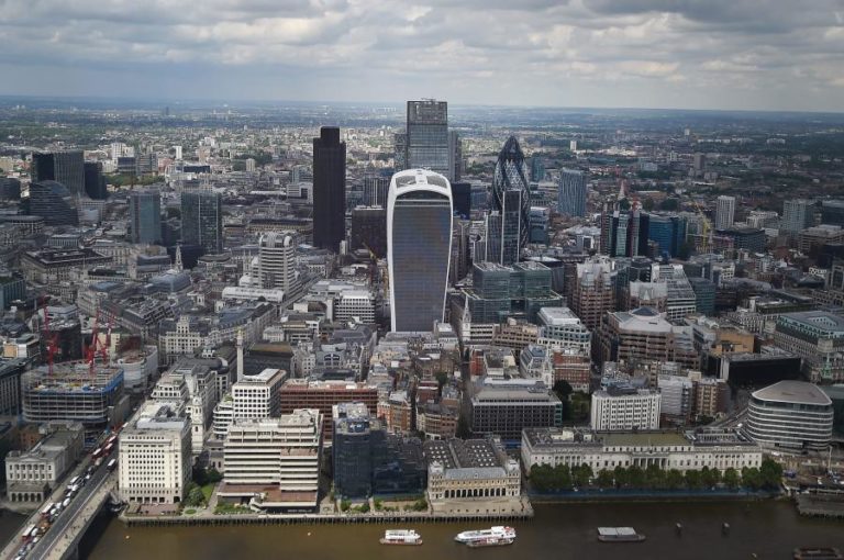 LONDRES DIVULGA HOJE LISTA DE PAÍSES QUE ENTRAM NOS PRIMEIROS “CORREDORES DE VIAGEM”