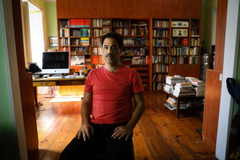 EUA/FLOYD: MAIS DE 100 ESCRITORES AFRICANOS “ERGUEM PUNHOS” SOLIDÁRIOS COM PROTESTOS