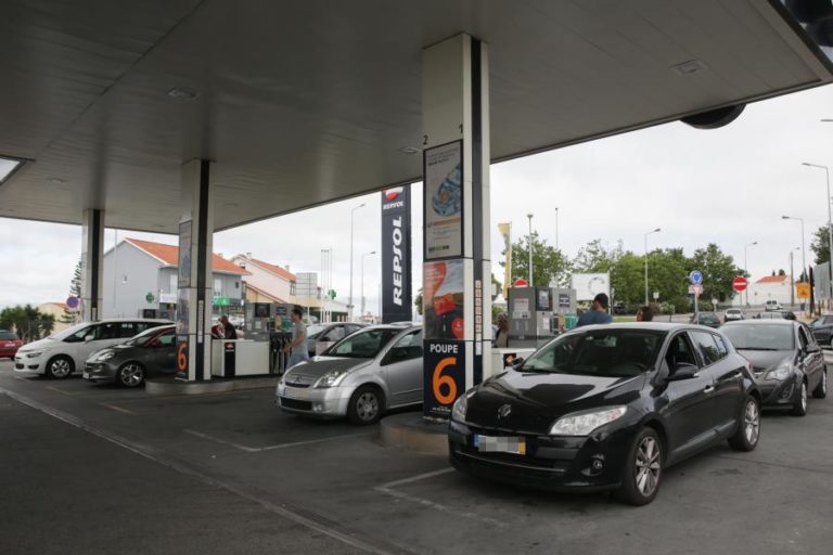 CASCAIS PROÍBE VENDA DE ÁLCOOL EM POSTOS DE GASOLINA ENTRE AS 20:00 E AS 08:00