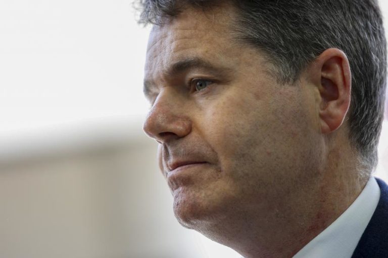 IRLANDÊS PASCHAL DONOHOE CANDIDATO À PRESIDÊNCIA DO EUROGRUPO