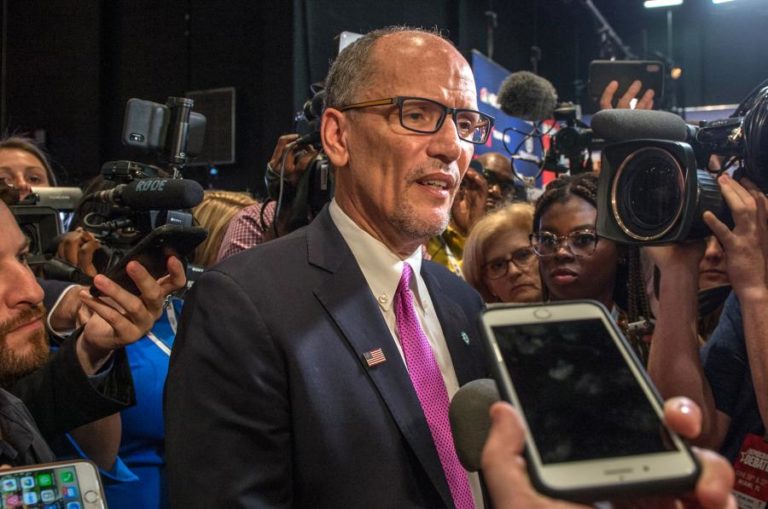 EUA/FLOYD: TRUMP TEM DE “PÔR A TRABALHAR” O PROCURADOR-GERAL – TOM PÉREZ