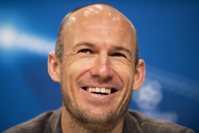 “FOI POR AMOR” QUE ROBBEN VOLTOU AO GRONINGEN UM ANO APÓS TERMINAR CARREIRA