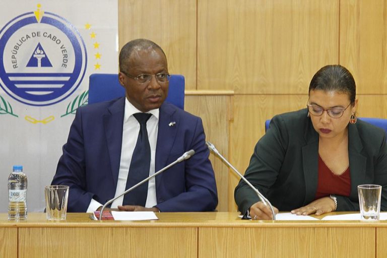 COVID-19: NOVO REGIME DE ‘LAY-OFF’ SIMPLIFICADO EM CABO VERDE PROÍBE DESPEDIMENTOS