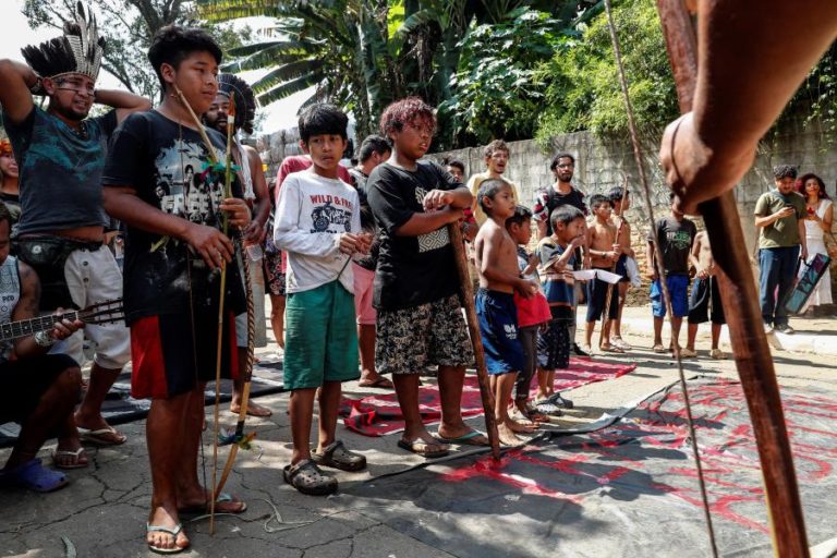 COVID-19: NA MAIS PEQUENA RESERVA INDÍGENA DO BRASIL, ÍNDIOS LUTAM SOBREVIVER