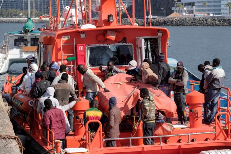 NAVIOS DE RESGATE A MIGRANTES REGRESSAM AO MEDITERRÂNEO