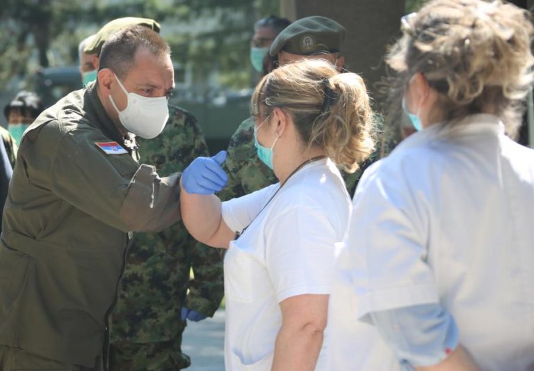 COVID-19: MINISTRO DA DEFESA DA SÉRVIA COM TESTE POSITIVO MAS SEM SINTOMAS