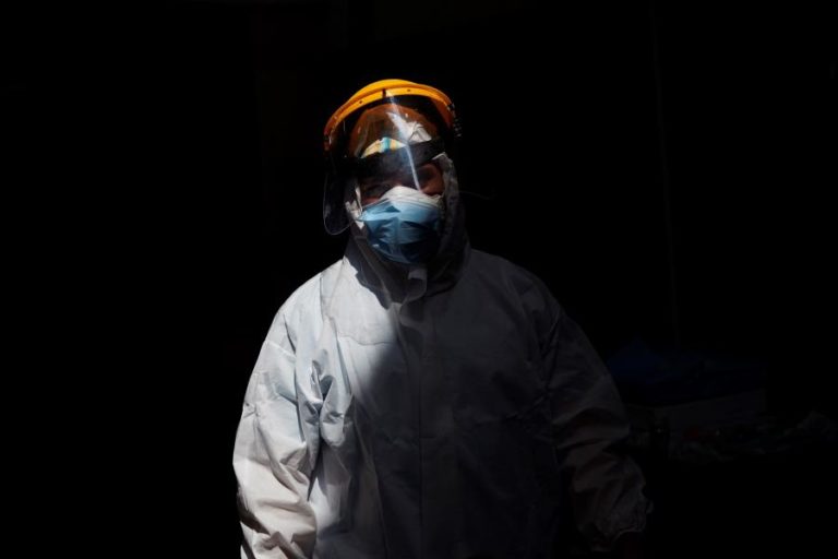 COVID-19: VÍRUS JÁ ULTRAPASSOU OS 380 MIL MORTOS E DE 6,4 MILHÕES DE INFETADOS NO MUNDO