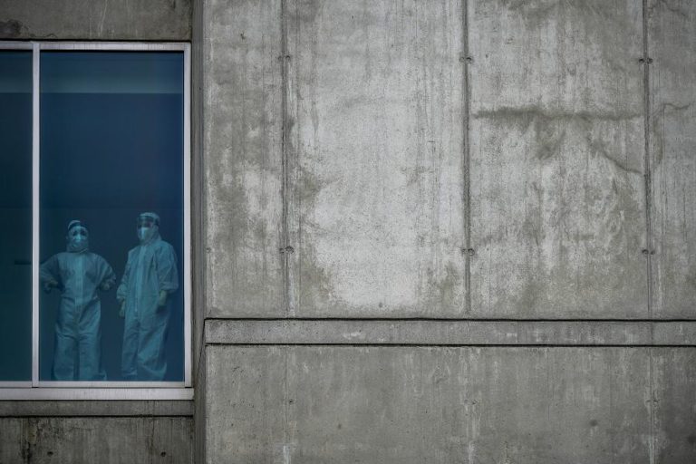 COVID-19: MAIS DE METADE DOS PROFISSIONAIS DE SAÚDE APRESENTA SINAIS DE ‘BURNOUT’ E STRESS