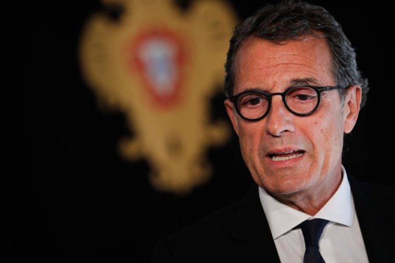 JUIZ PRORROGA PRAZO PARA CONTESTAÇÃO DE DEFESA DE MEXIA E MANSO NETO