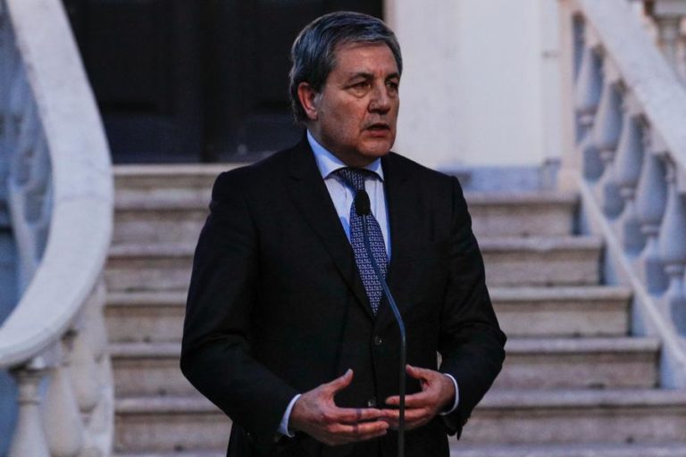 FERNANDO GOMES APRESENTA LISTA À FPF COM HÉLDER POSTIGA A VICE-PRESIDENTE