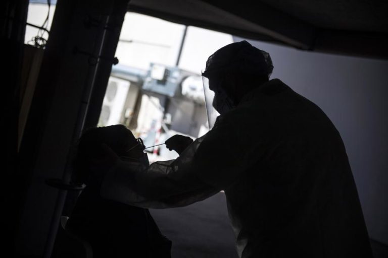 COVID-19: EQUIPAS DE SAÚDE DAS FORÇAS ARMADAS APOIAM LAR EM REGUENGOS DE MONSARAZ