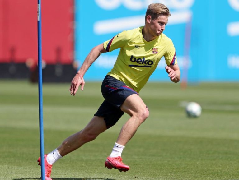 FRENKIE DE JONG ATENTO AOS CONSELHOS DE MESSI NO FC BARCELONA