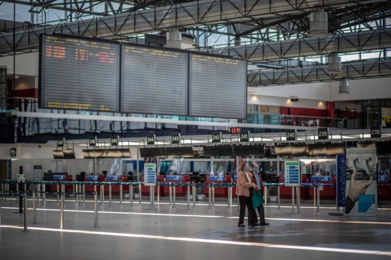 COVID-19: REPÚBLICA CHECA VAI REABRIR FRONTEIRAS A POLACOS E BRITÂNICOS