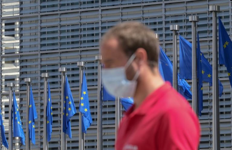 COVID-19: NÚMERO DE NOVOS CASOS NA BÉLGICA CONTINUA A DESCER