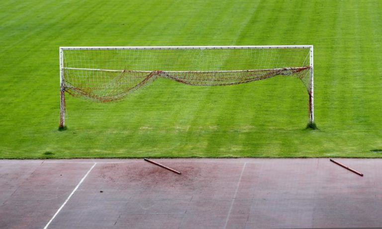 COVID-19: CASOS POSITIVOS ADIAM RETOMA DA LIGA ROMENA DE FUTEBOL POR UM DIA