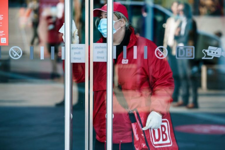 COVID-19: ALEMANHA REGISTA 318 NOVOS CASOS E TESTA MAIS DE 350 MIL PESSOAS POR SEMANA