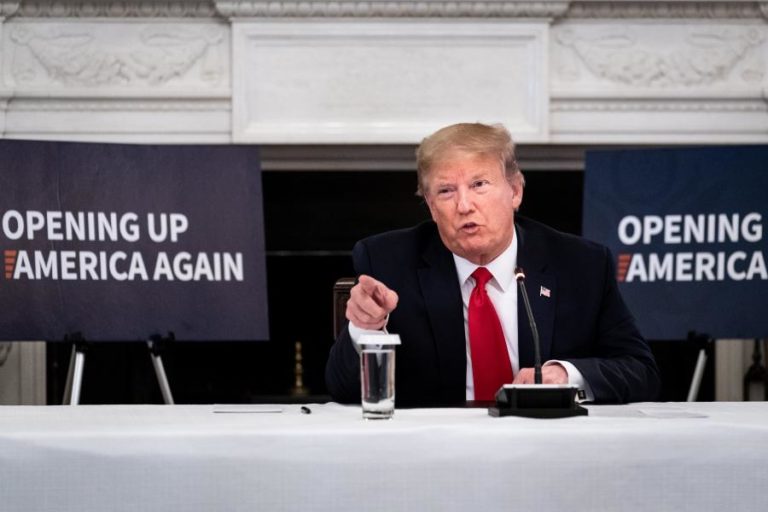 COVID-19: TRUMP DIZ QUE PANDEMIA ESTÁ “LARGAMENTE SUPERADA” NOS EUA