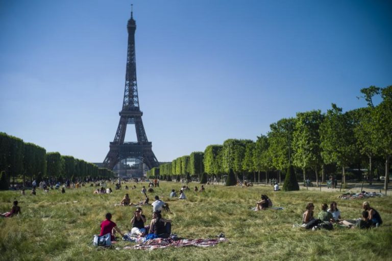 COVID-19: FRANÇA REGISTA 31 MORTOS NA VÉSPERA DA SEGUNDA FASE DO FIM DO CONFINAMENTO