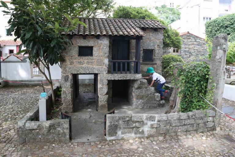 PORTUGAL DOS PEQUENITOS REABRIU NO DIA DA CRIANÇA E NO MÊS EM QUE CELEBRA 80 ANOS