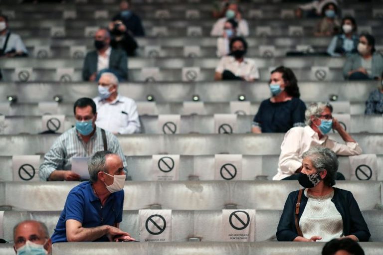 COVID-19: ÂNSIA DE VOLTAR A ASSISTIR A UM CONCERTO LEVOU MAIS DE 170 PESSOAS À REABERTURA DA CASA DA MÚSICA