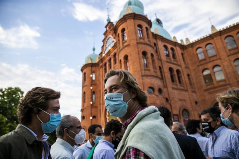 COVID-19: TOURADAS REGRESSAM QUANDO “ESTIVEREM APROVADAS REGRAS” PELA DGS – GOVERNO