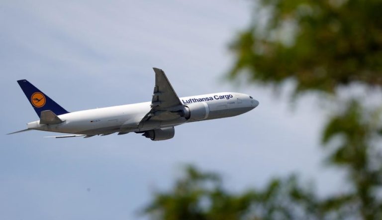 COVID-19: LUFTHANSA E SINDICATO CHEGAM A ACORDO PARA POUPANÇA DE 500 ME
