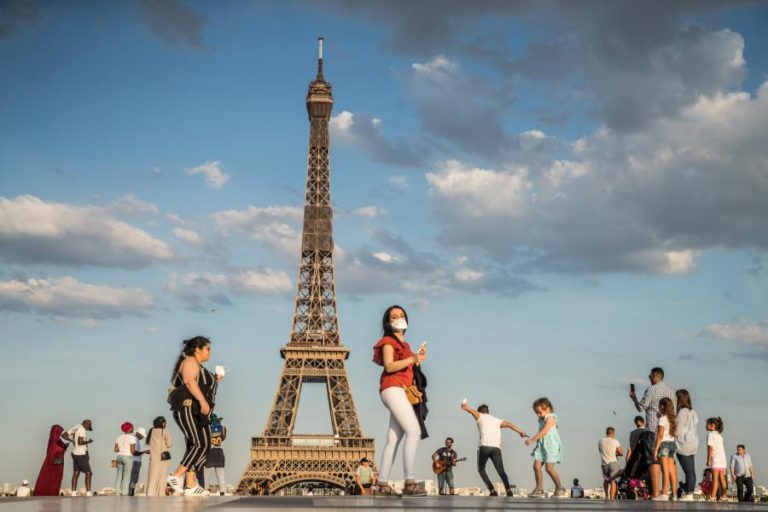 COVID-19: CONSELHO CIENTÍFICO DIZ QUE “EPIDEMIA ESTÁ CONTROLADA” EM FRANÇA