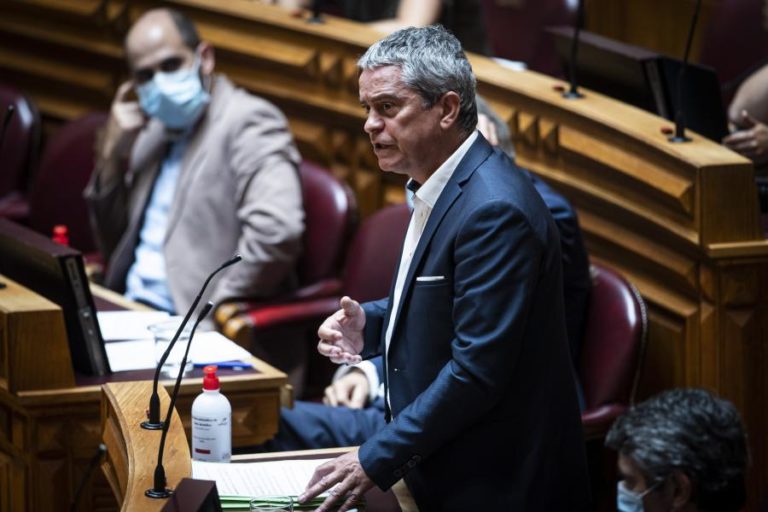 OE2020: PEV RECONHECE “SINAIS POSITIVOS” MAS ABSTÉM-SE NA GENERALIDADE