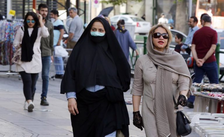 COVID-19: IRÃO ULTRAPASSA OS 180.000 CASOS DE INFEÇÃO