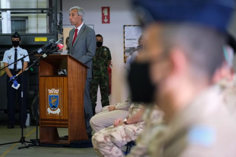 COVID-19: MINISTRO DA DEFESA GARANTE PARTICIPAÇÃO PORTUGUESA EM MISSÕES DE PAZ APESAR DA PANDEMIA