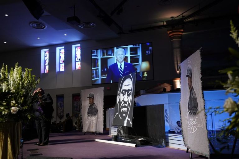 EUA/FLOYD: INÍCIO DO FUNERAL DE FLOYD, CUJA MORTE INSPIROU PROTESTOS GLOBAIS CONTRA O RACISMO