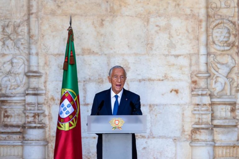 LUTAR CONTRA DISCRIMINAÇÕES “NÃO É DESTRUIR HISTÓRIA, É FAZER HISTÓRIA DIFERENTE” — PR