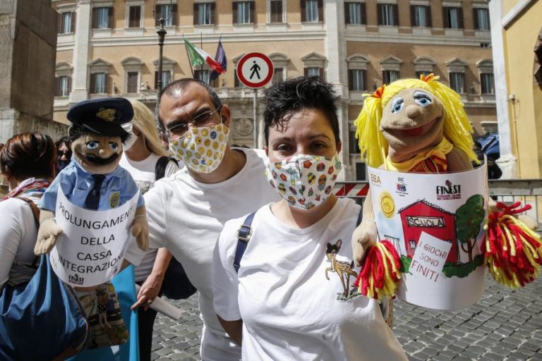 COVID-19: ITÁLIA REGISTOU MAIS 56 MORTES E 393 NOVOS CASOS DE CONTÁGIO