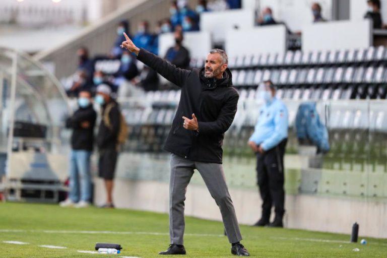 TREINADOR DO VITÓRIA DE GUIMARÃES CRÊ SER “IMPORTANTÍSSIMO” VENCER MOREIRENSE