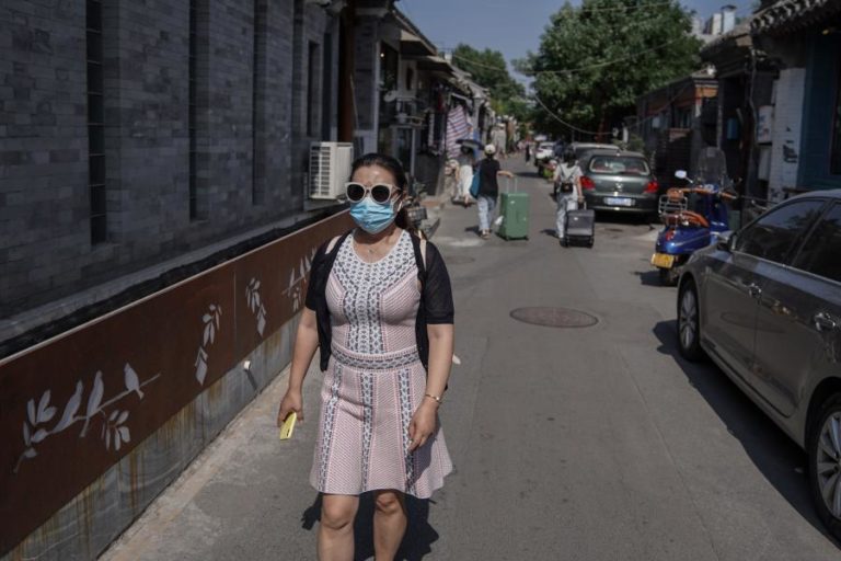 COVID-19: CHINA REGISTA ONZE CASOS NAS ÚLTIMAS 24 HORAS