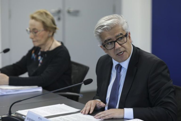 COVID-19: GOVERNO QUER 9,4 CAMAS DE MEDICINA INTENSIVA POR 100 MIL HABITANTES
