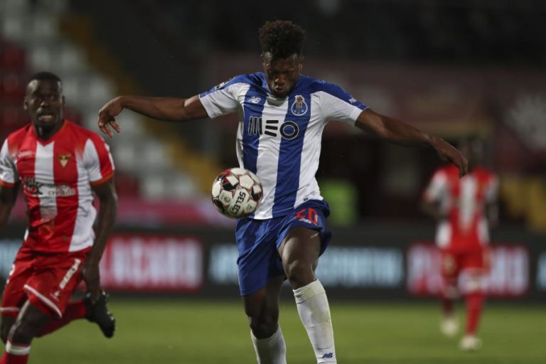 ZÉ LUÍS AUSENTE DO TREINO DO FC PORTO DEVIDO A DORES NA COXA ESQUERDA