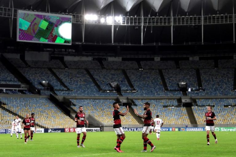COVID-19: FLAMENGO PODE VOLTAR A TER UM TERÇO DOS ESPETADORES NAS BANCADAS