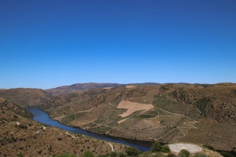 MINISTRO DESAFIA INVESTIGADORES A DESENVOLVER TECNOLOGIA ESPACIAL PARA O VALE DO CÔA