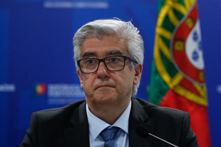 COVID-19: MAIS DE 80% DOS PROFISSIONAIS DE SAÚDE INFETADOS JÁ ESTÃO A TRABALHAR