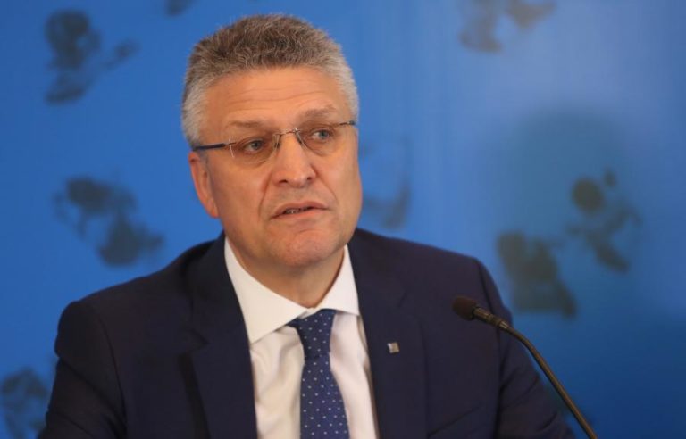 COVID-19: AUTORIDADES ALEMÃS PEDEM PRUDÊNCIA COM TAXA DE CONTÁGIO PERTO DE 3