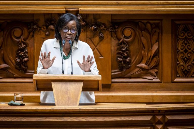 COVID-19: MINISTRA DA JUSTIÇA DIZ QUE PRESSÃO NOS TRIBUNAIS SERÁ NO ÚLTIMO TRIMESTRE DO ANO