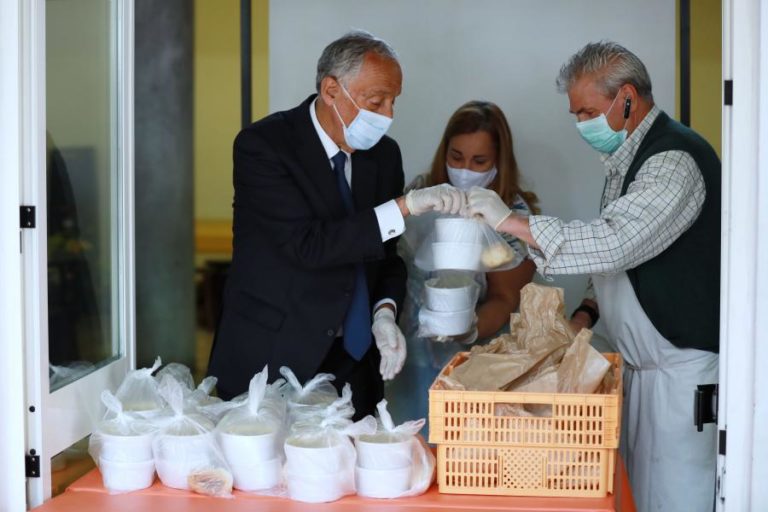 PR DISTRIBUIU CENTENAS DE REFEIÇÕES A FAMÍLIAS CARENCIADAS E SEM-ABRIGO DO PORTO