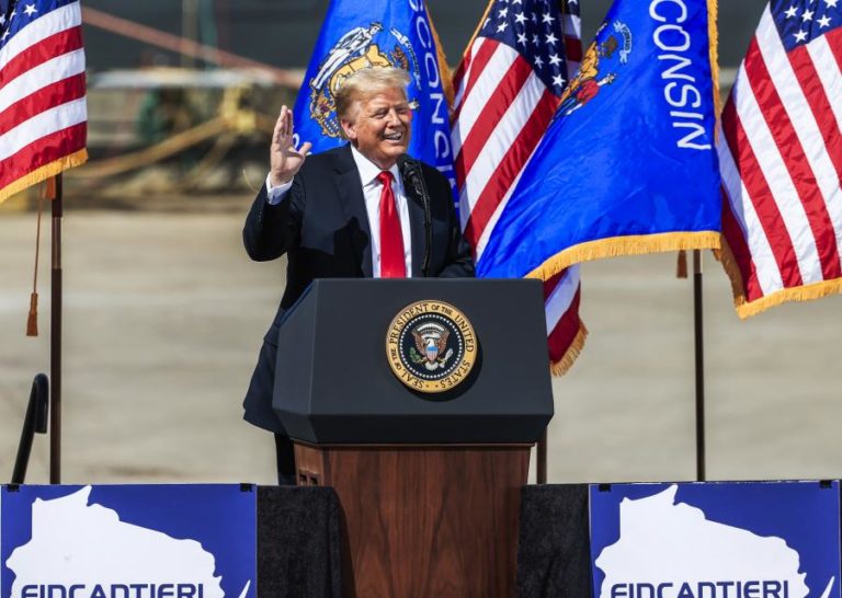 TRUMP ‘RETWEETA’ VÍDEO DE APOIANTE A GRITAR “PODER BRANCO” E DEPOIS APAGA