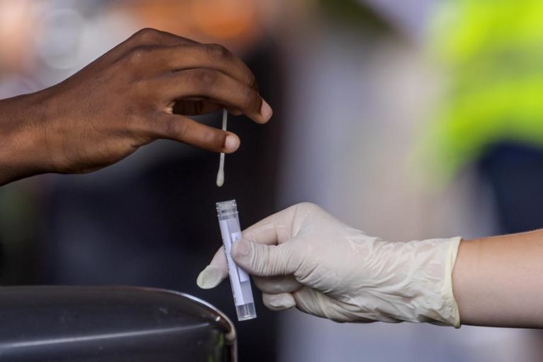 COVID-19: EUA REGISTAM 355 MORTOS E MAIS DE 42 MIL INFETADOS NAS ÚLTIMAS 24 HORAS