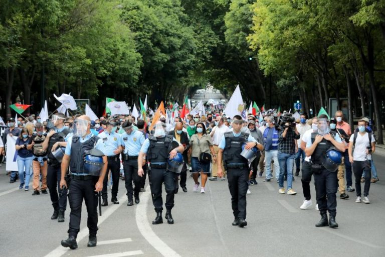 IDENTIFICADAS DUAS PESSOAS POR COMPORTAMENTOS INADEQUADOS CONTRA MANIFESTAÇÃO DO CHEGA – PSP