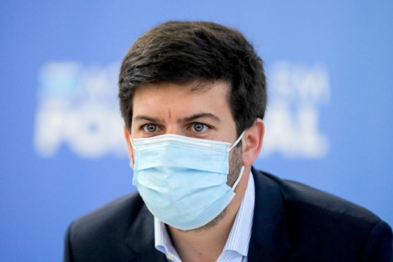 COVID-19:CDS PEDE LIBERDADE DE ESCOLHA PARA “DILUIR” ALUNOS NAS ESCOLAS