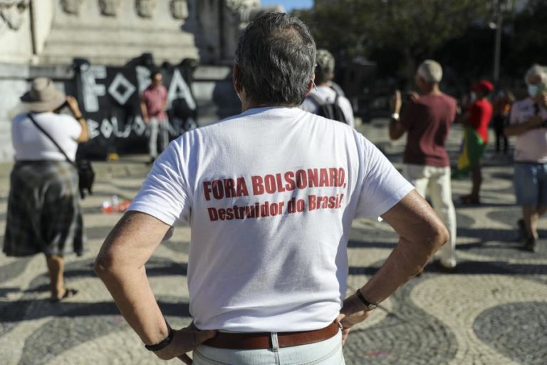 MANIFESTAÇÃO CONTRA JAIR BOLSONARO JUNTA VÁRIAS DEZENAS DE PESSOAS EM LISBOA